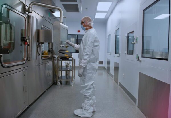 Pharma 4.0 in MENA — Part 1_ The Digital Revolution Reshaping Pharmaceutical Manufacturing